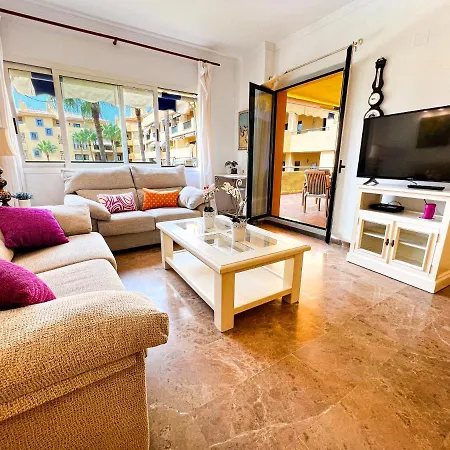 Almendros Apartment *